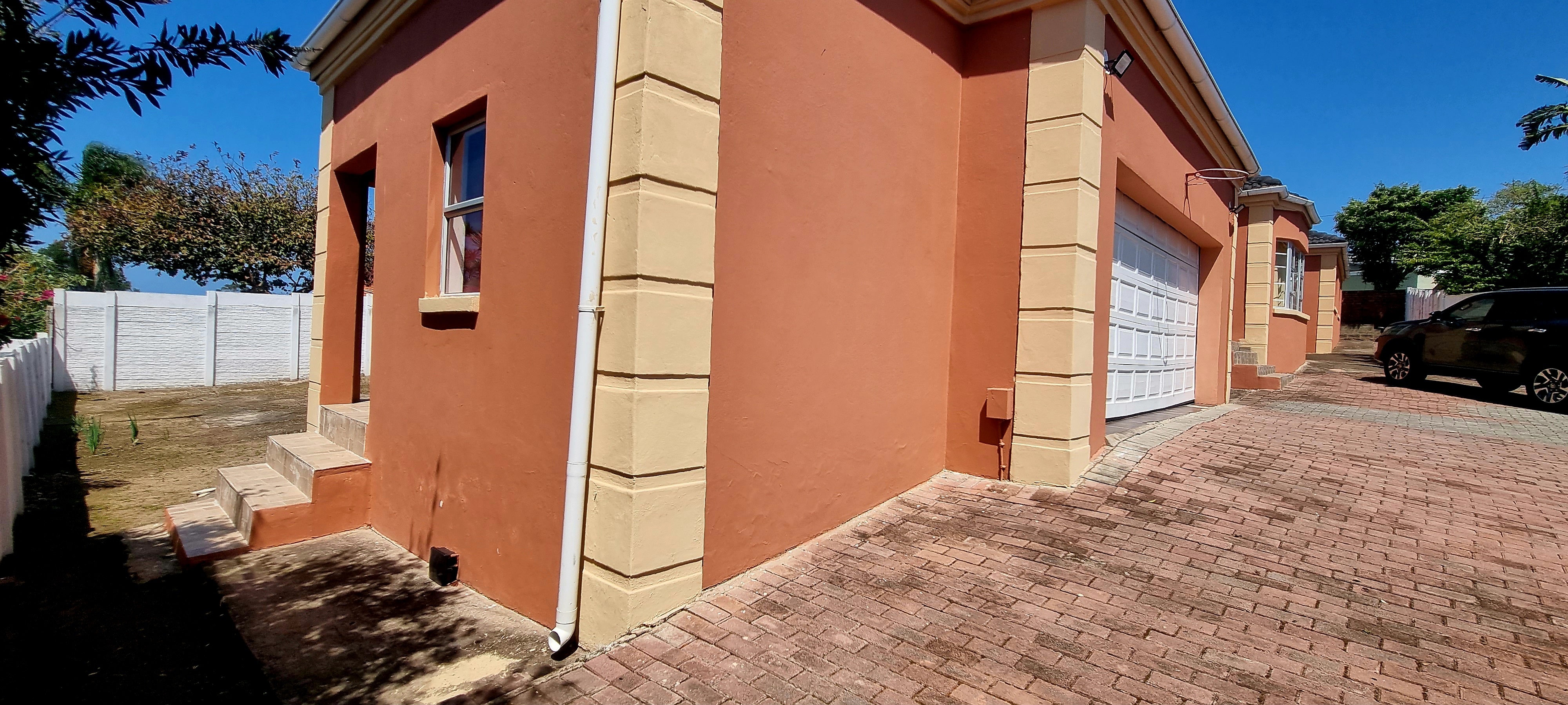 5 Bedroom Property for Sale in Beacon Bay North Eastern Cape